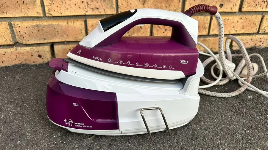 Defy Sis6126r Steam Iron Station view 7