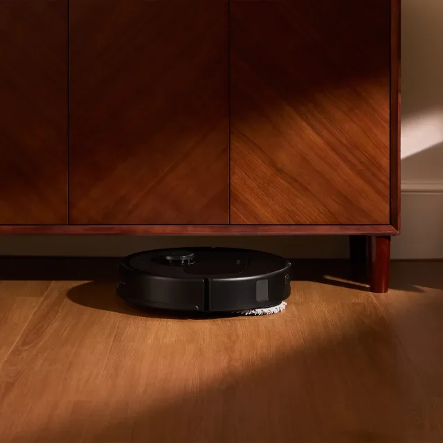 Roborock Qr 798 Robot Vacuum With Multifunction Dock view 2
